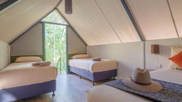 Tented Cabin - Sleeps 4 | Free WiFi, bed sheets