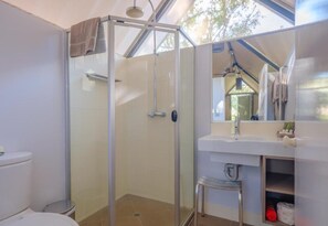 Shower, free toiletries, towels - El Questro - Emma Gorge (Durack)