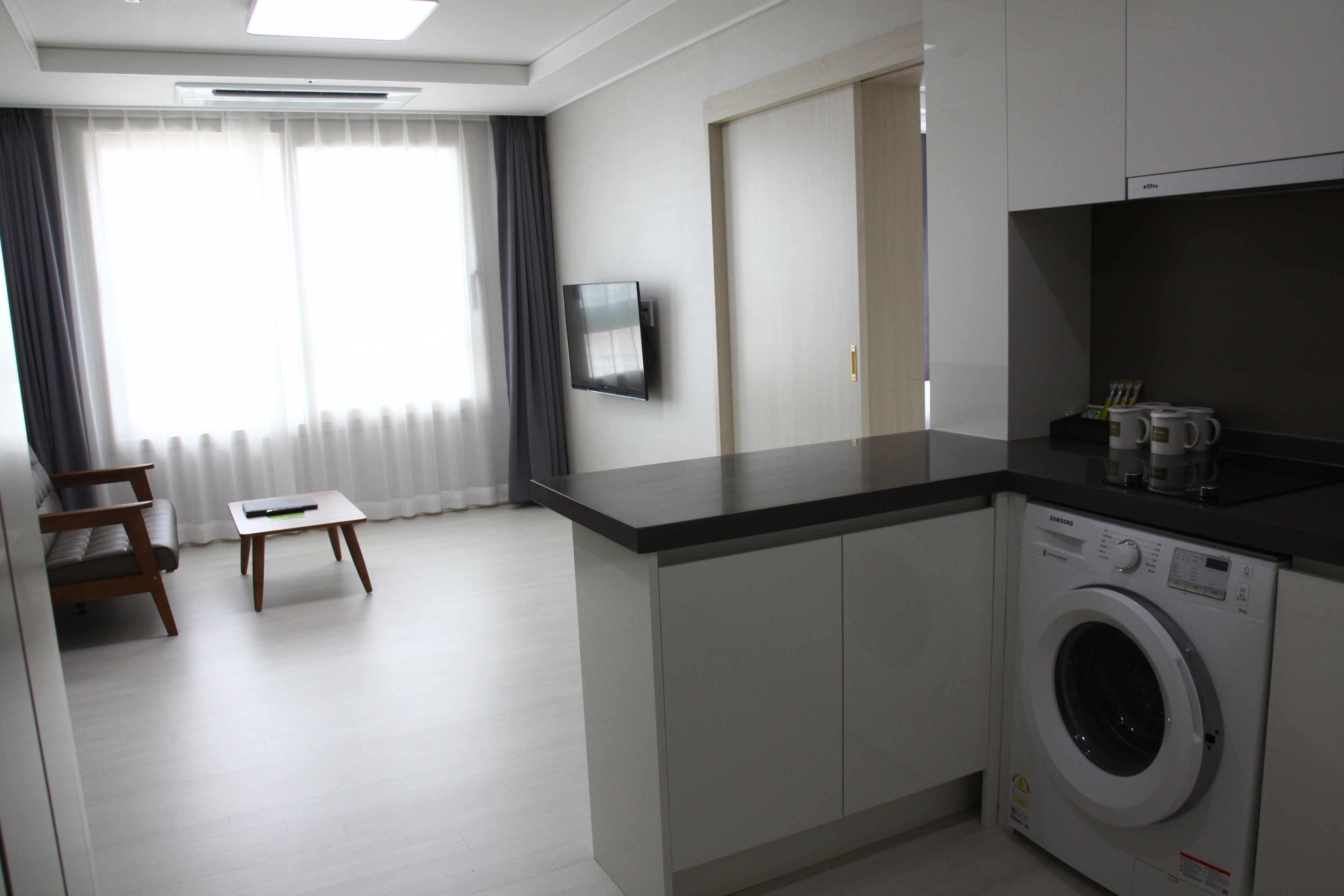 Suite | In-room safe, desk, soundproofing, free WiFi