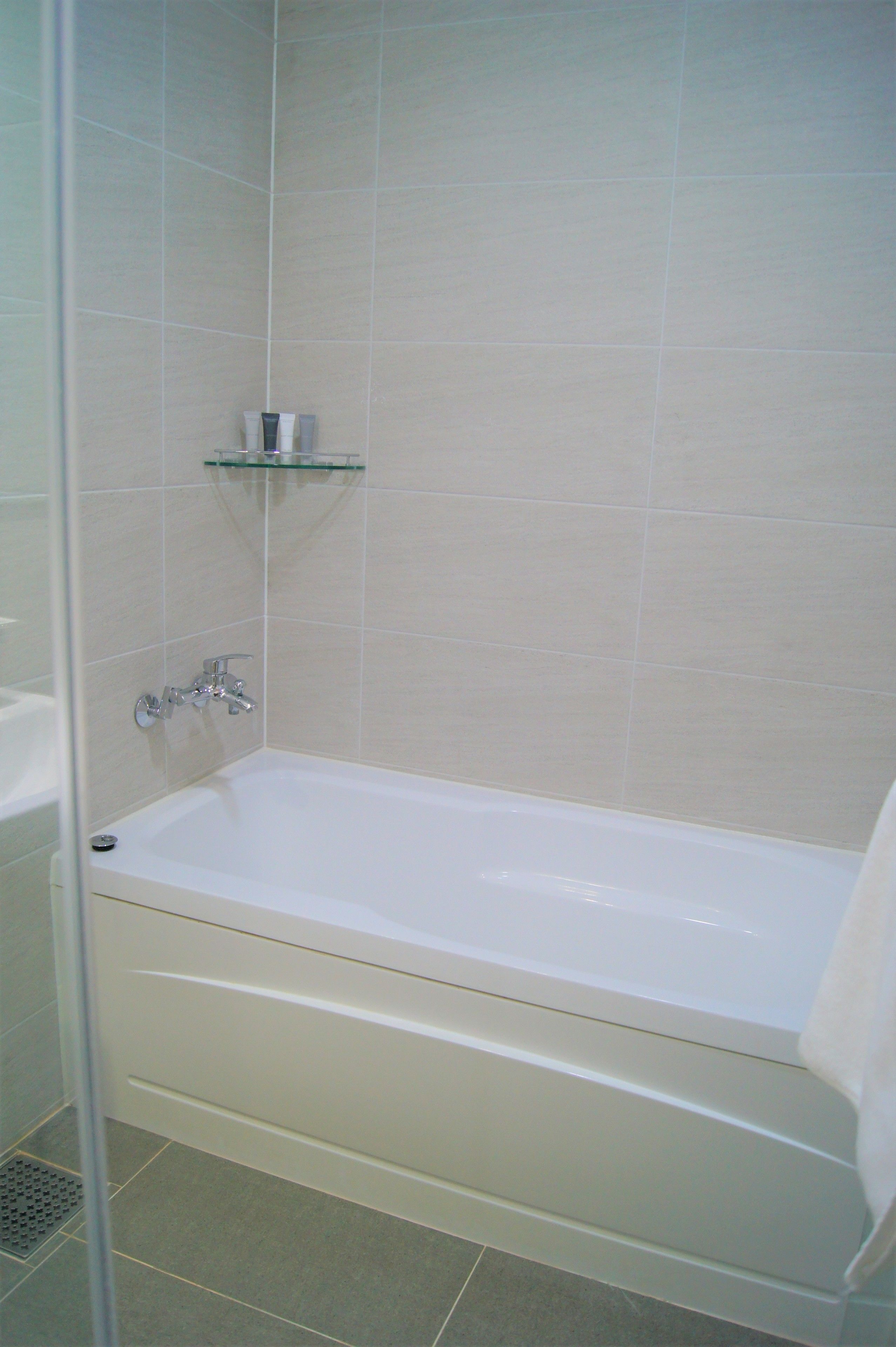 suite | bathroom | shower, free toiletries, hair dryer, bidet