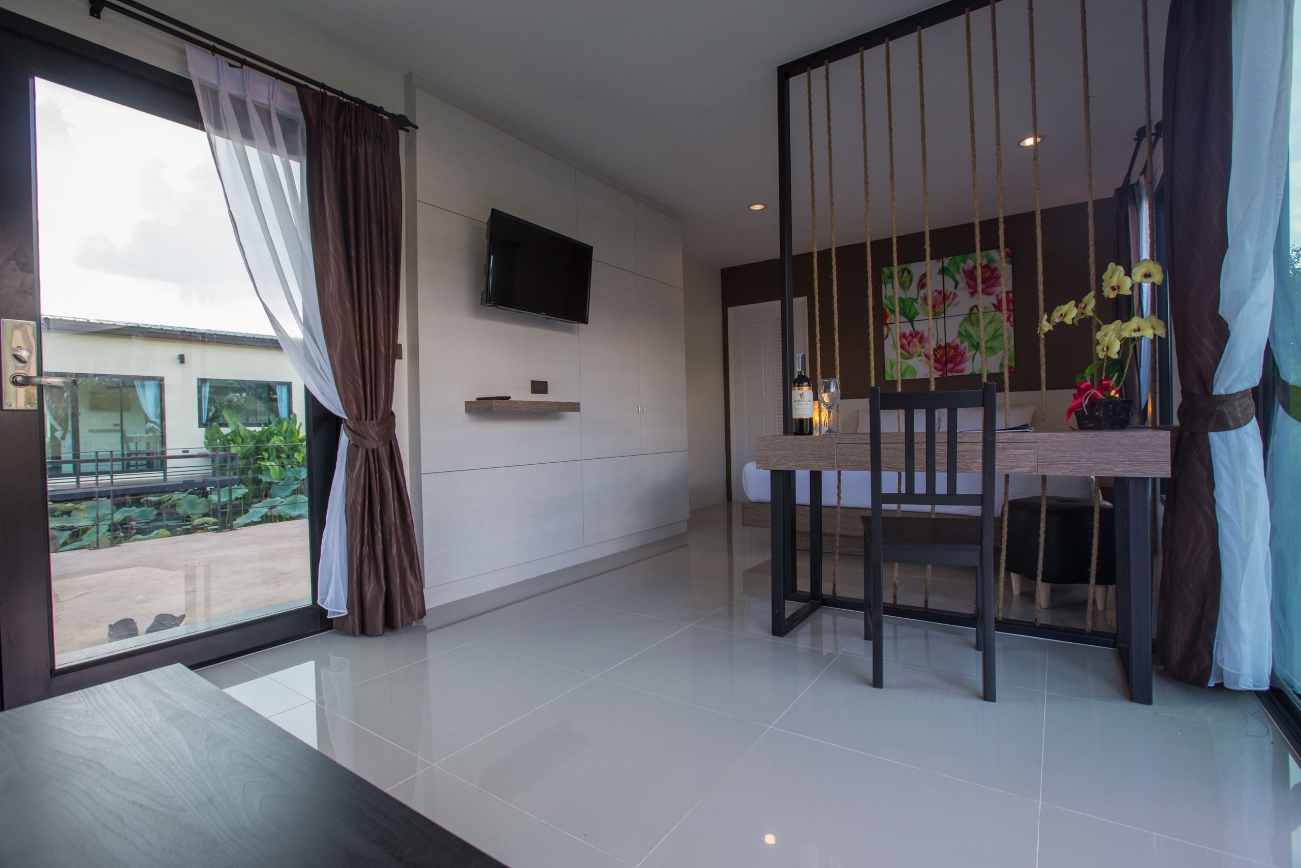 standard double room | desk, rollaway beds, free wifi