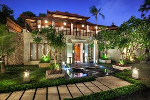 Luxe beddengoed, een minibar, een kluis op de kamer, een bureau