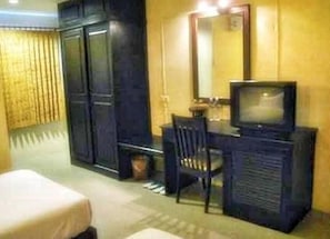 Desk, blackout curtains, rollaway beds, free WiFi