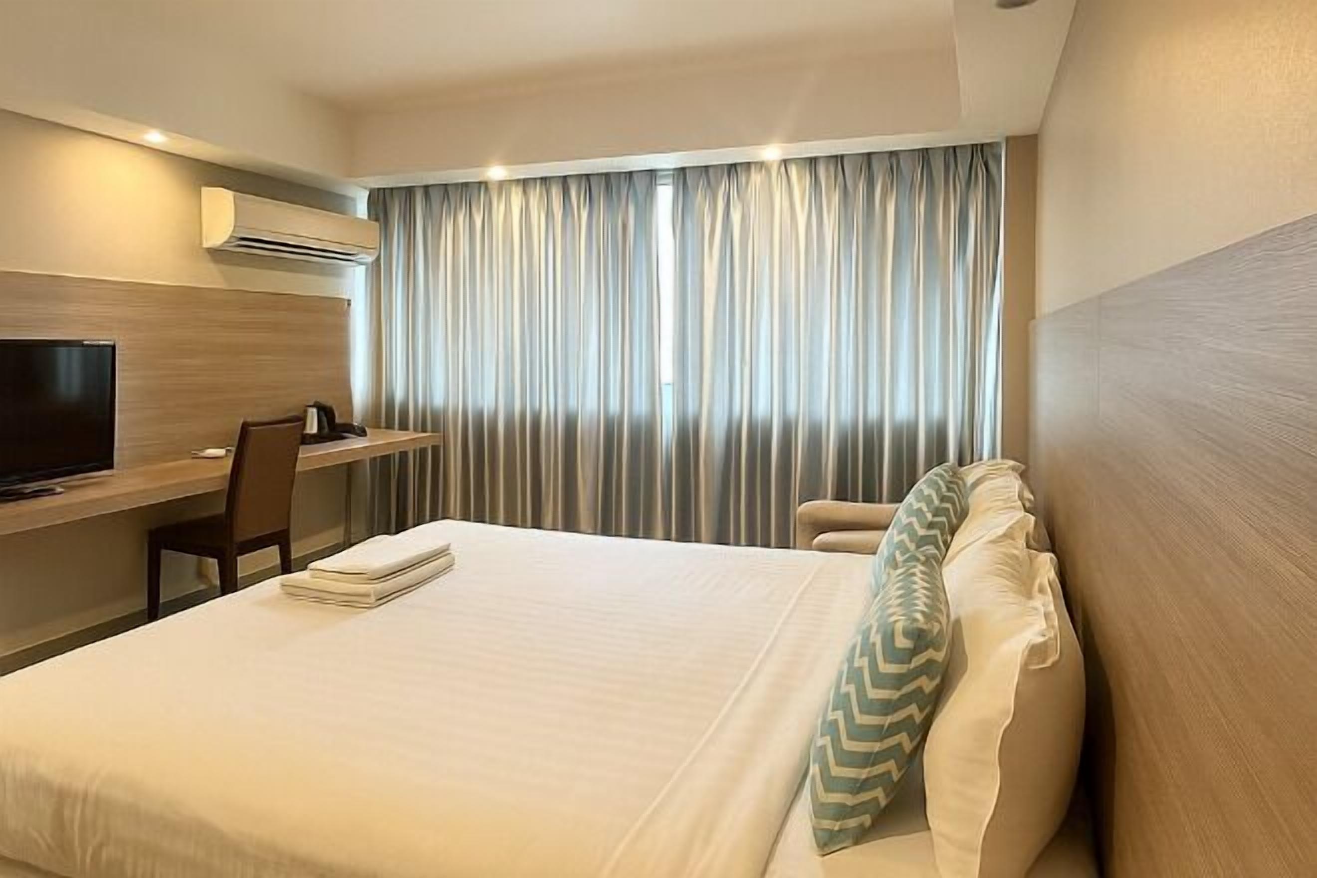 Minibar, in-room safe, desk, free WiFi