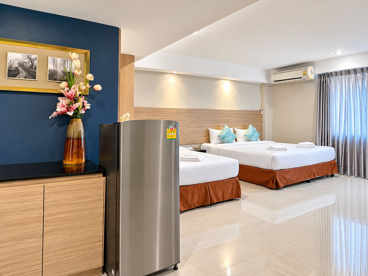 Executive kamer | Een minibar, een kluis op de kamer, een bureau, gratis wifi