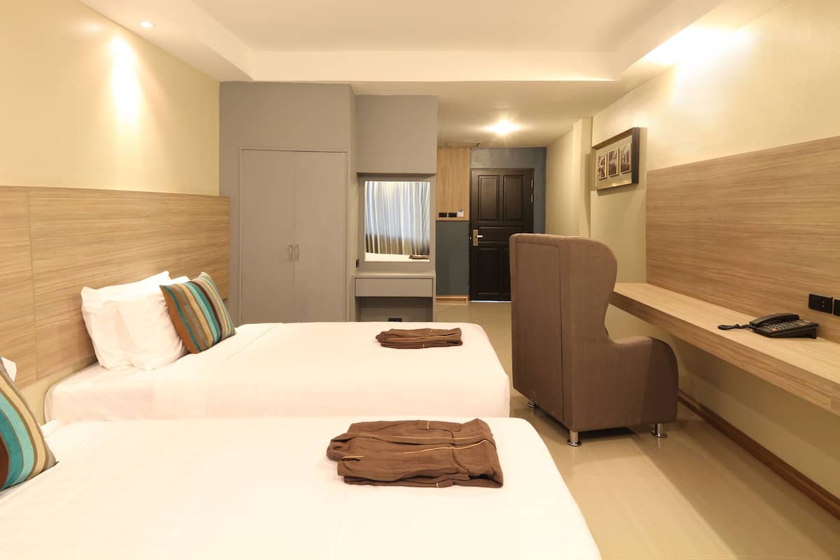 Premier Single Room | Minibar, in-room safe, desk, free WiFi