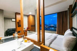 Junior Suite Room  | Escritorio, wifi gratis y ropa de cama 