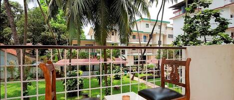 Standardzimmer, 1 Schlafzimmer, Raucher, eigenes Bad | Terrasse/Patio