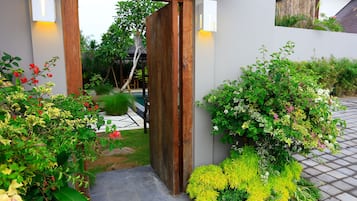 Pintu masuk properti