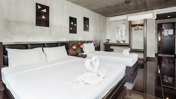 Deluxe Triple Room | Blackout curtains, free WiFi, bed sheets