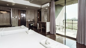Luxury Triple Room | NÀkymÀ huoneesta