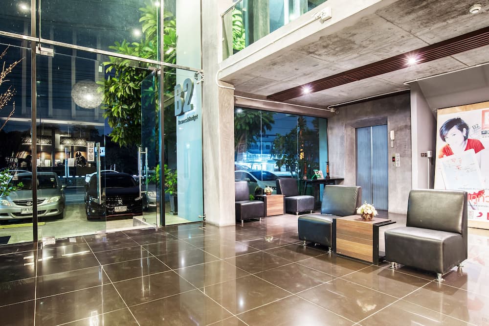 B2 Black Business & Budget Hotel