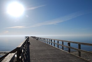 鄰近海灘、白沙