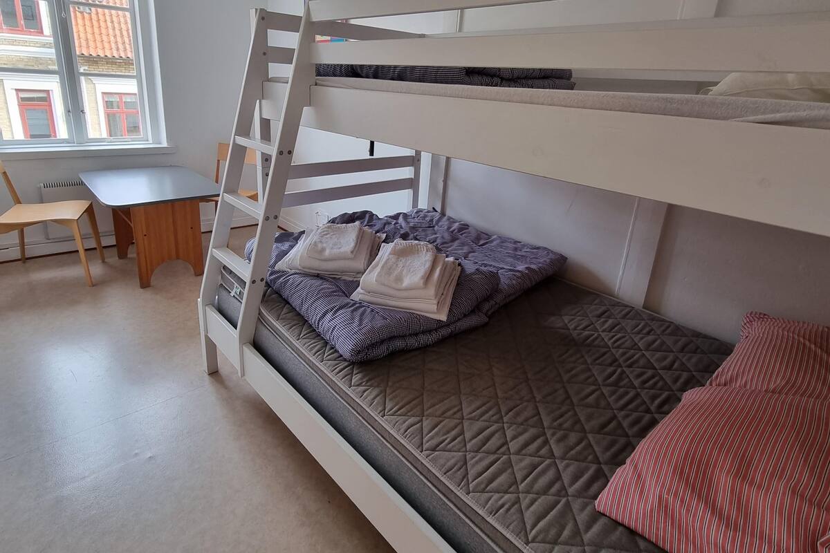 Basic Triple Room | Iron/ironing board, free WiFi
