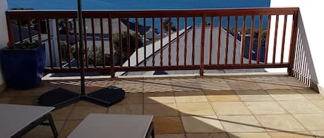 Dobbeltrom – superior, 1 queensize-seng, balkong, havutsikt | Bygningsdesign