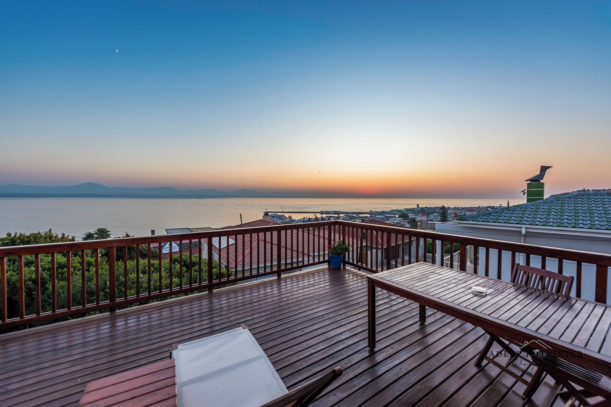 Phòng Suite trăng mật, quang cảnh biển, đối diện biển | Bộ đồ giường cao cấp, nệm Tempur-Pedic, két bảo mật tại phòng, bàn 