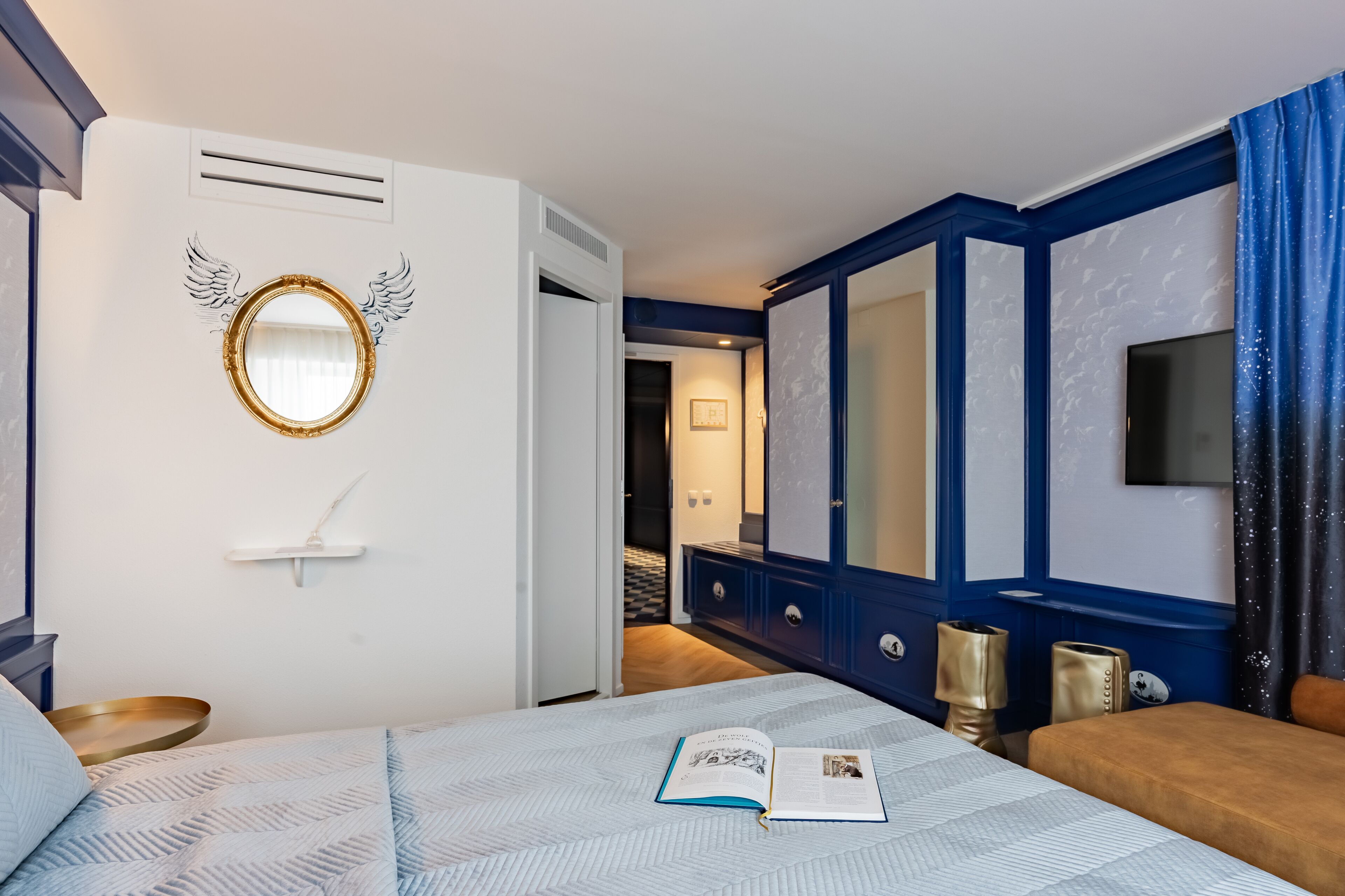 premium room max. 3 persons (with unlimited amusement park access) | in-room safe, cots/infant beds, free wifi, bed sheets