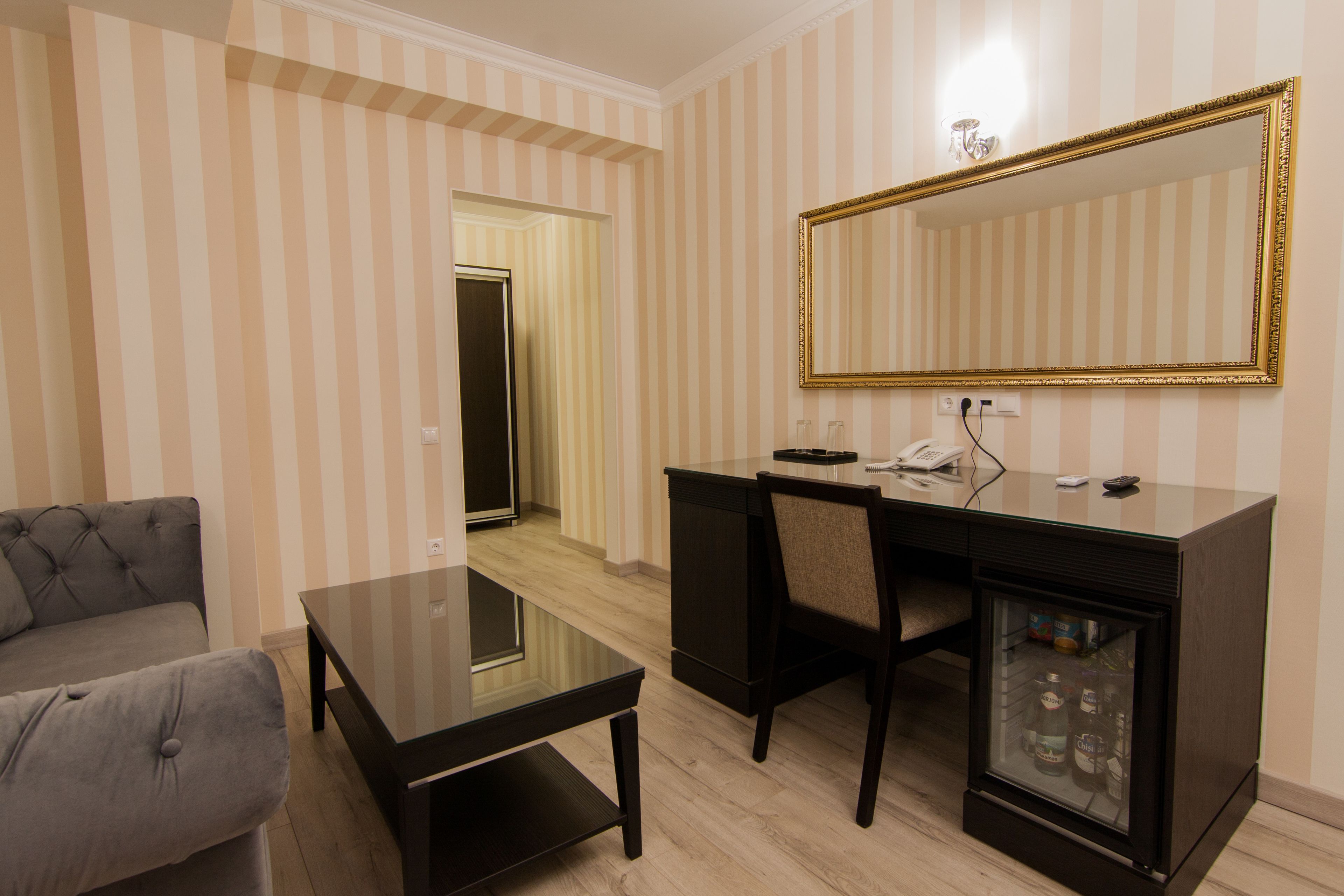 junior suite | minibar, in-room safe, desk, soundproofing