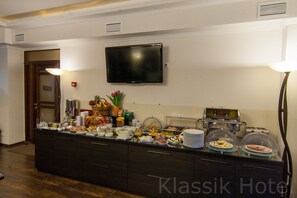 Free daily buffet breakfast  - Klassik Hotel (Chisinau)