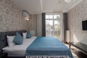 Minibar, in-room safe, desk, soundproofing - Klassik Hotel (Chisinau)