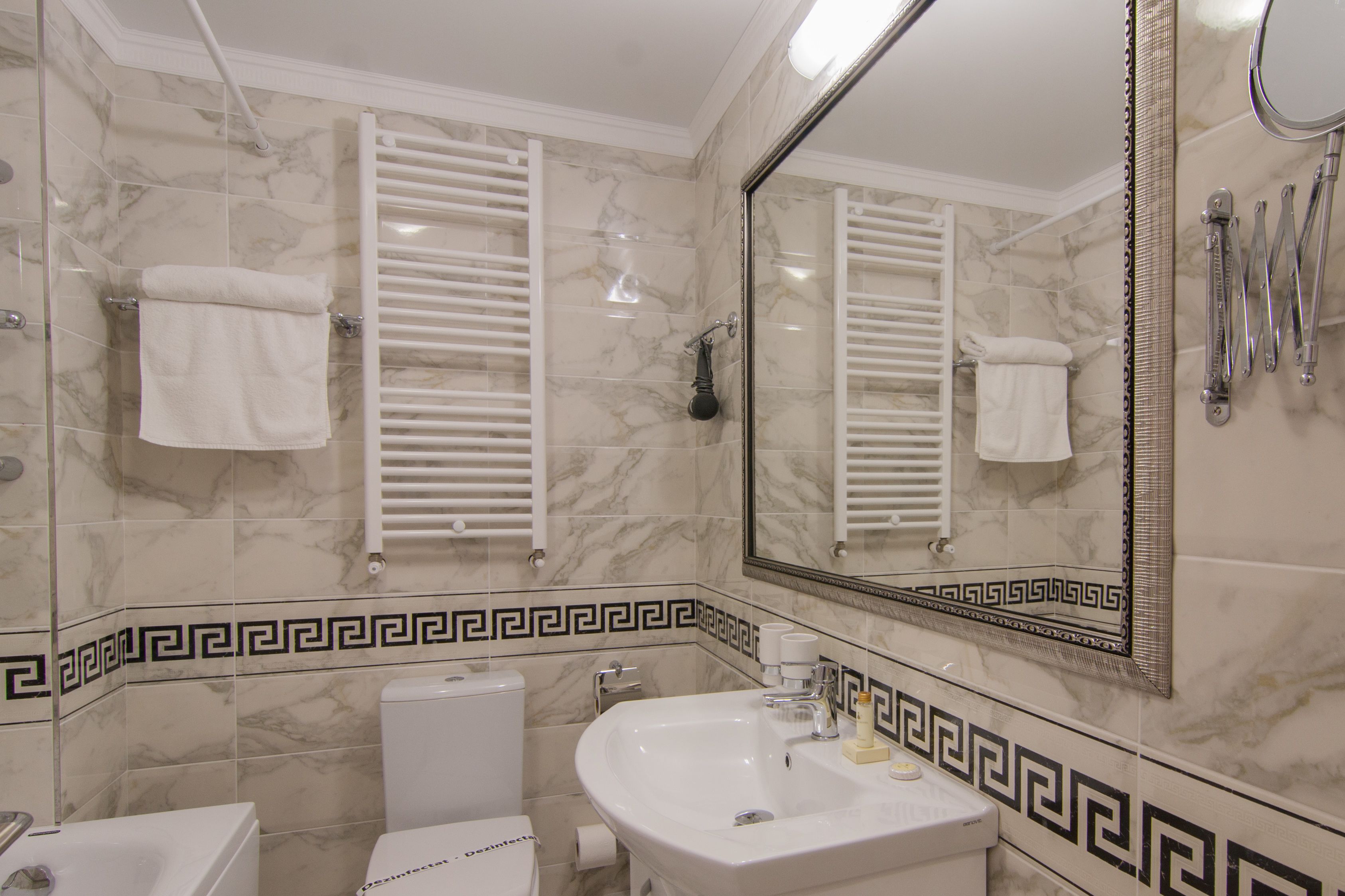 superior double room | bathroom | free toiletries, hair dryer, bathrobes, slippers