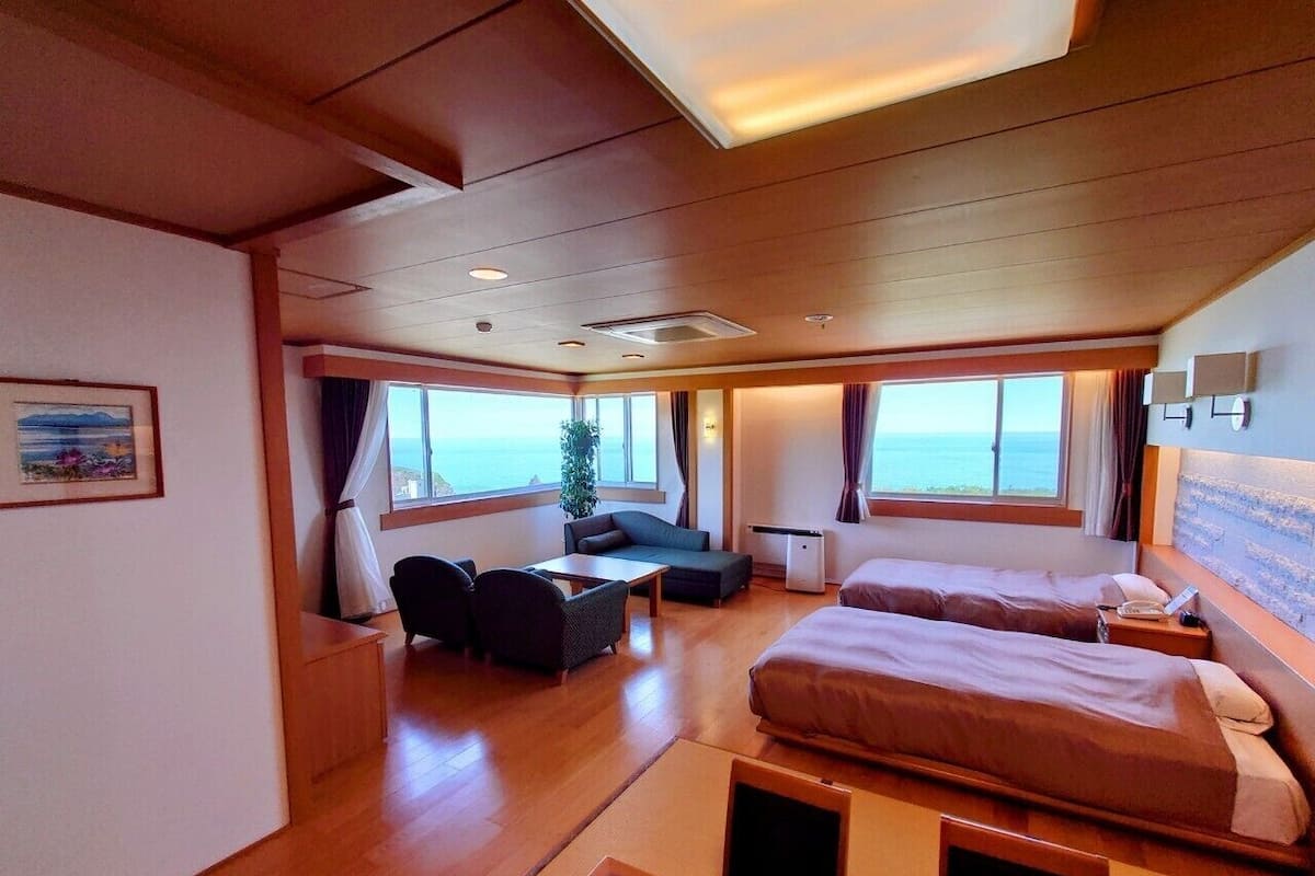 Traditionele kamer, niet-roken, op de hoek (Japanese Western Style, Shizen Wing) | 1 slaapkamer, een kluis op de kamer, een bureau, gratis wifi