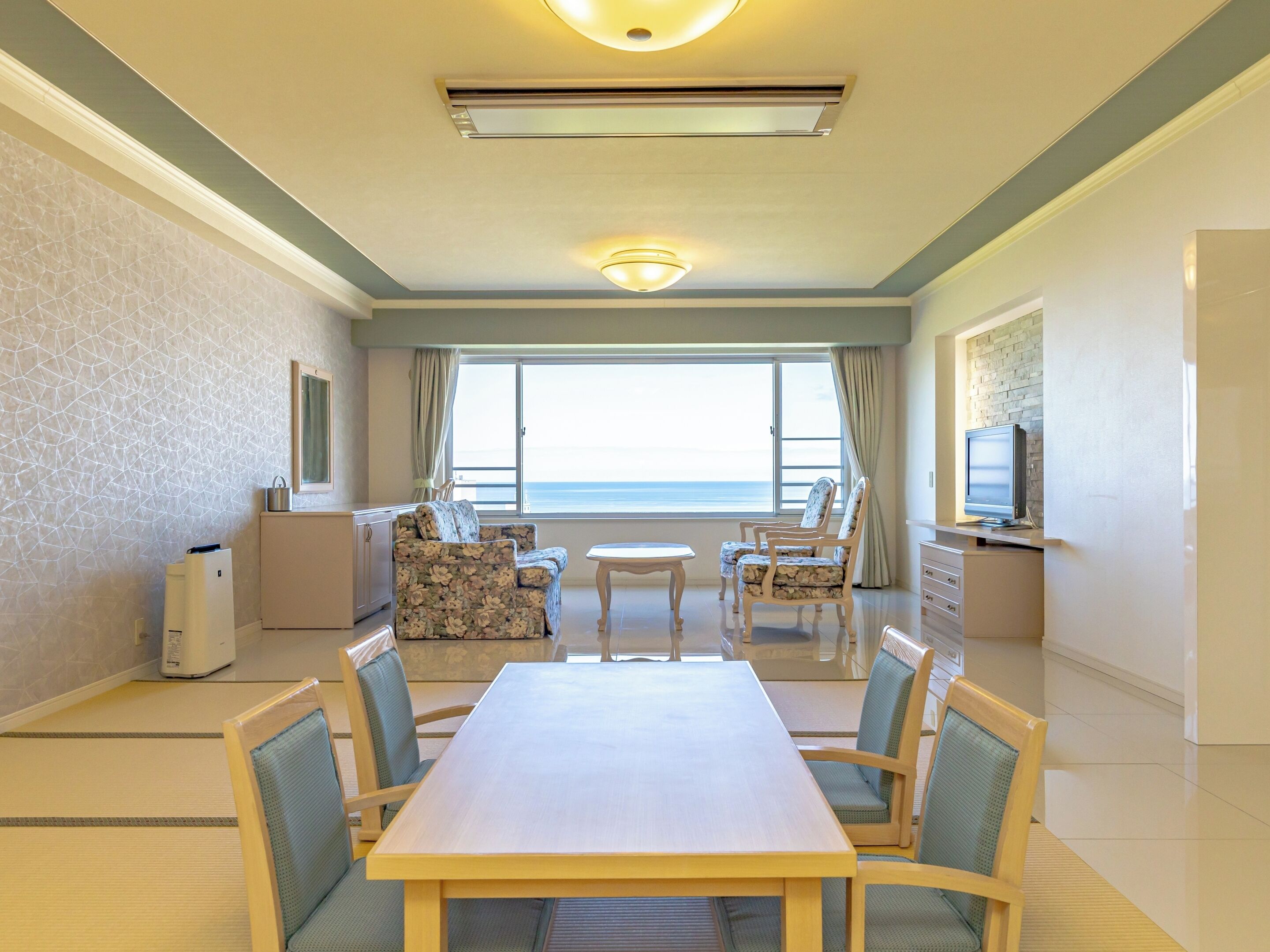 Chambre Familiale, non-fumeurs (Japanese Western Style, West Wing) | Coffres-forts dans les chambres, bureau, Wi-Fi gratuit, draps fournis