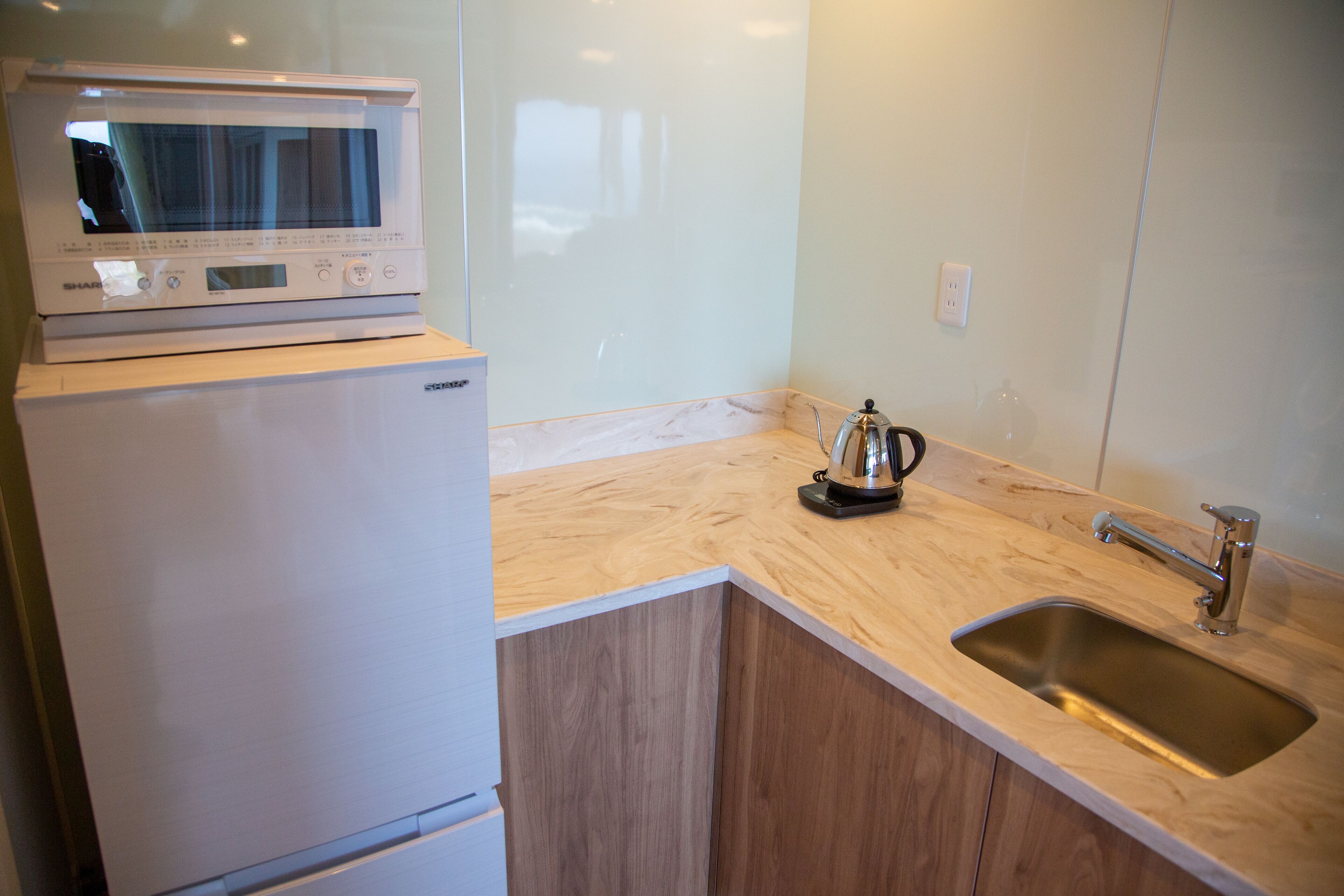 deluxe twin | 1 bedroom, in-room safe, desk, free wifi