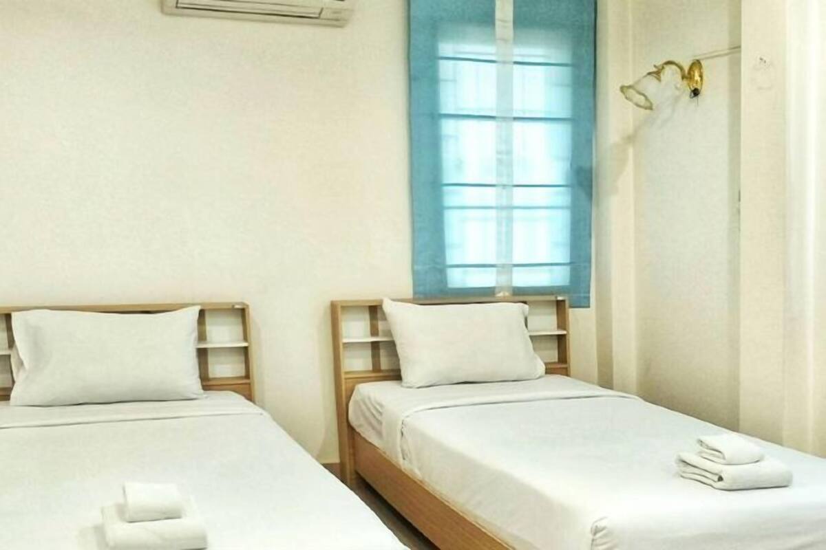 Desk, blackout drapes, free WiFi, bed sheets