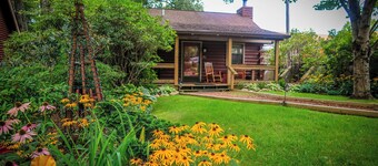 Mountainaire Inn and Log Cabins