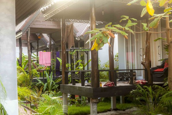 Breakfast, lunch, dinner served; international cuisine, beach views