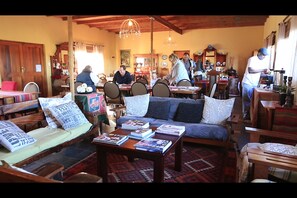 Daily buffet breakfast (ZAR 80 per person) - Zoutpan Struishuis (Albertinia)