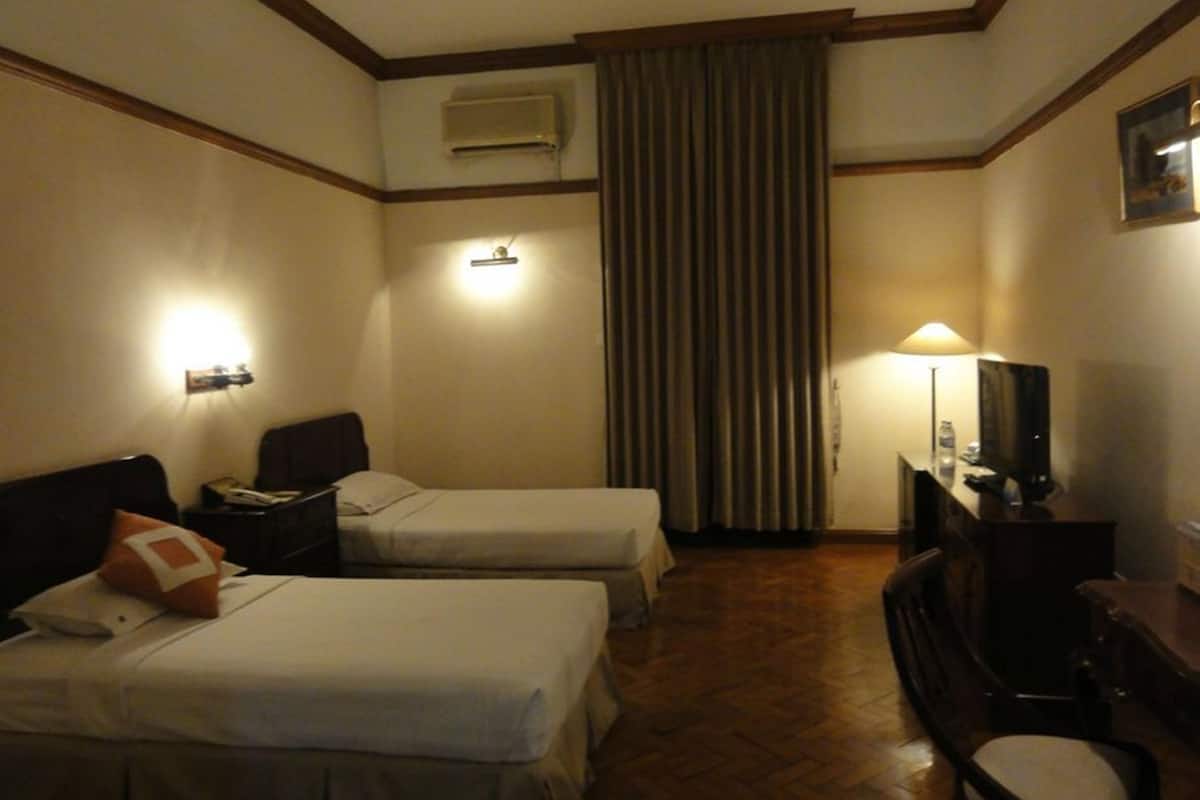 Minibar, in-room safe, desk, blackout curtains