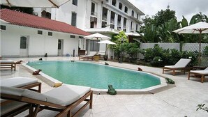 Outdoor pool - Yuzana Garden Hotel (Yangon)