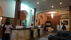 Reception - Yuzana Garden Hotel (Yangon)
