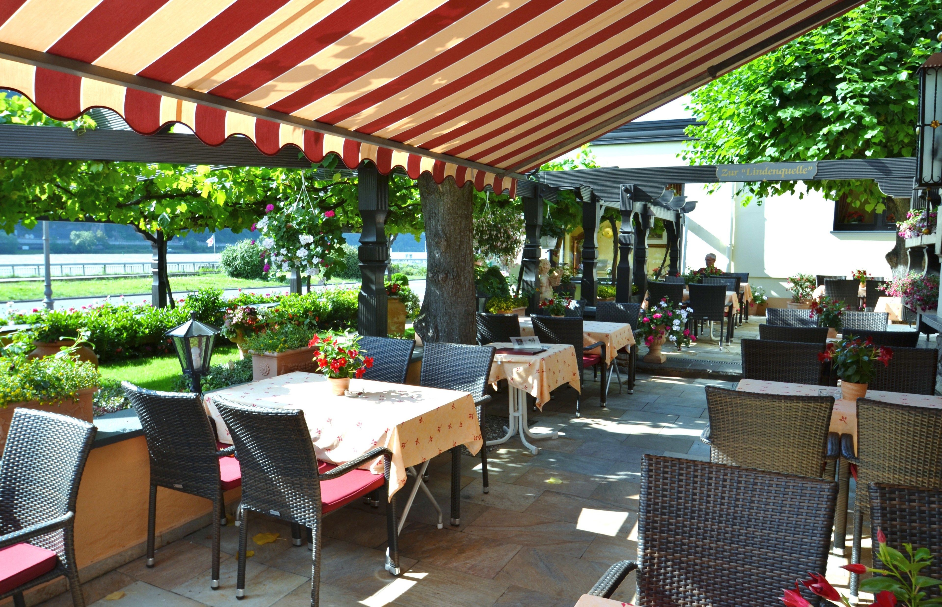 Lunch and dinner served, Regional cuisine