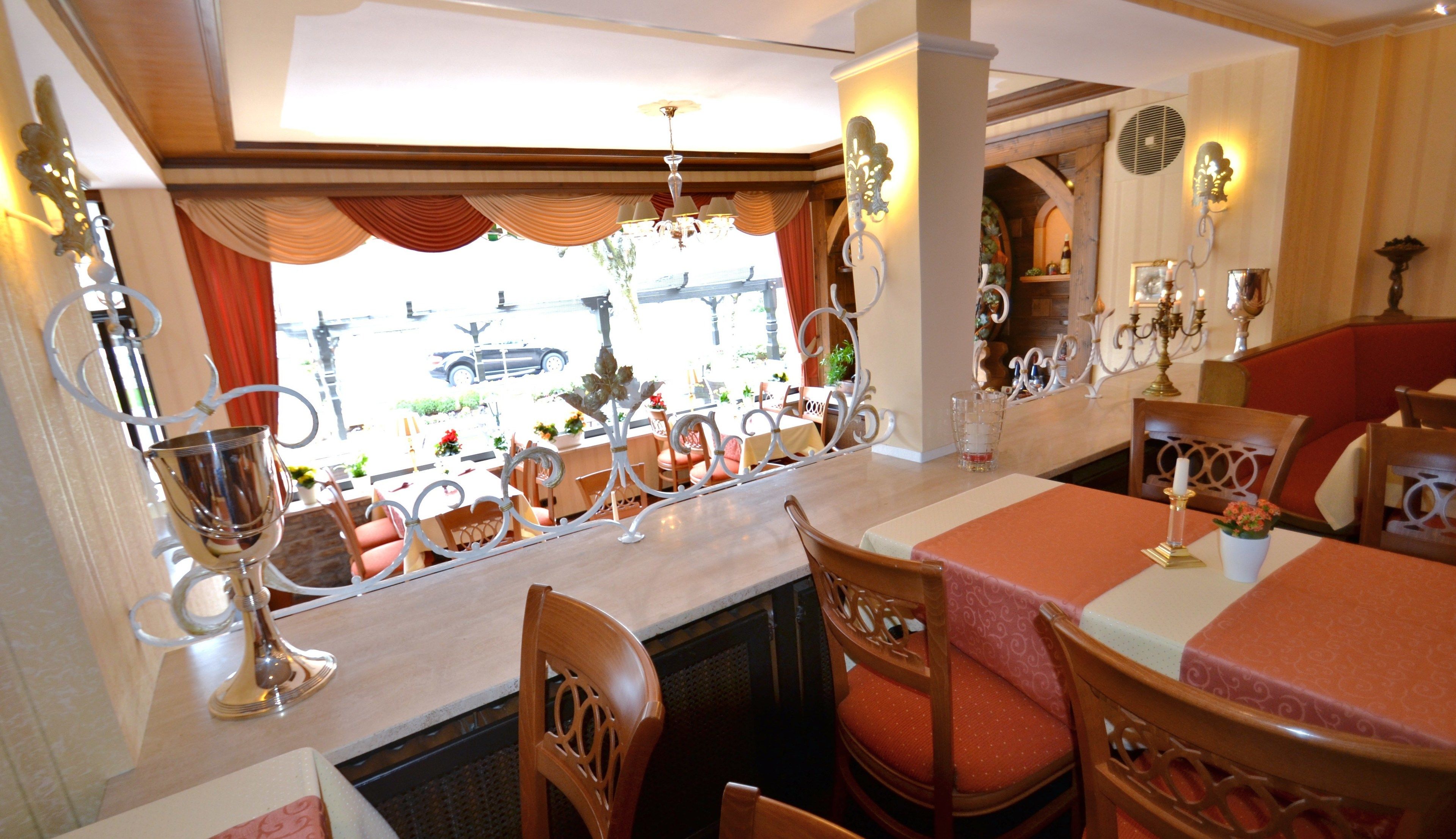 lunch and dinner served, regional cuisine