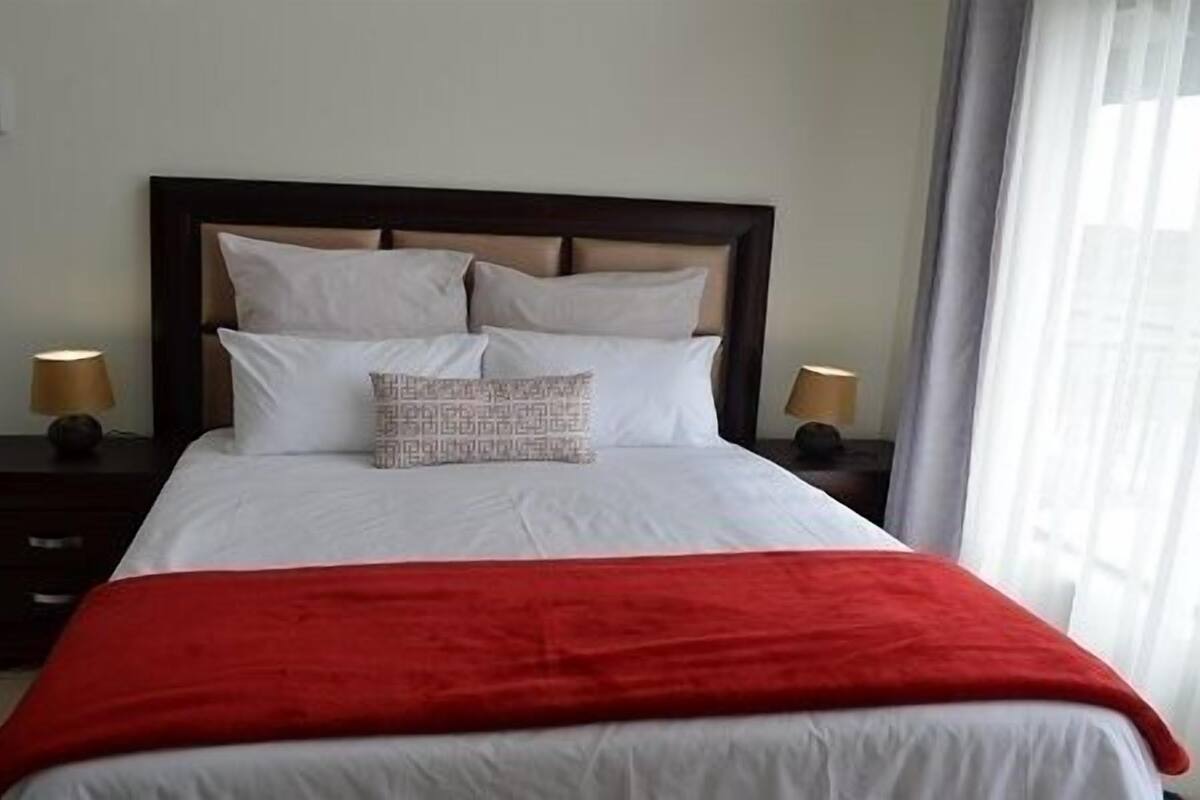 3 Luxurious Bedroom Apartments | 1 habitación, escritorio y wifi gratis