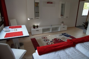 Executive-Apartment, Küche, Zwischengeschoss | Hochwertige Bettwaren, kostenloses WLAN, Bettwäsche