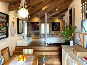 Suite Junior, terrasse | Aire de séjour