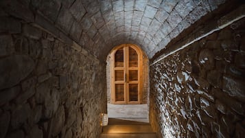 Minibar, in-room safe, individually decorated, individually furnished