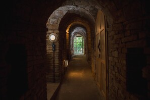 ห้องซูพีเรียสวีท | มินิบาร์, ตู้นิรภัยในห้องพัก, ห้องพักตกแต่งอย่างมีเอกลักษณ์