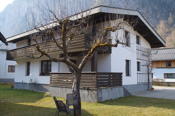 Premium bedding, desk, iron/ironing board, free WiFi - W & S Executive Apartments - Hallstatt I (Hallstatt)