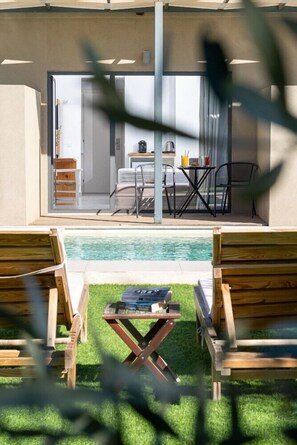 朝食、ランチ、ディナーに営業 (地中海料理)