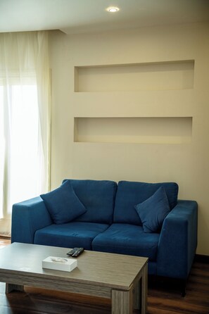 Flat-screen TV - Rivoli Suites (Hurghada)