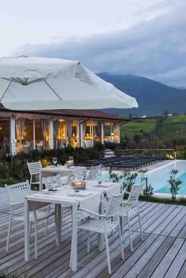 Outdoor banquet area - Relais Colle Buono (Alvito)