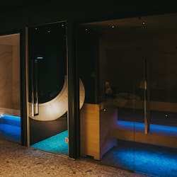 Couples treatment room(s), sauna, hot tub, steam room
