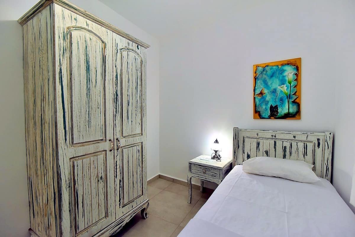 design triple room, partial sea view | premium bedding, minibar, soundproofing, free wifi