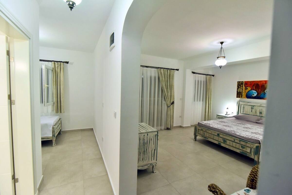 design triple room, partial sea view | premium bedding, minibar, soundproofing, free wifi