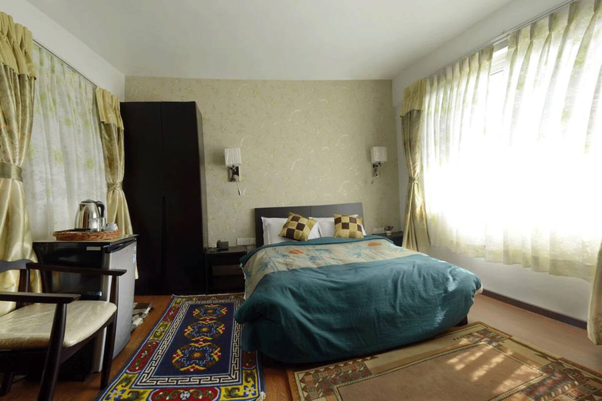 Luxury Double or Twin Room | 1 bedroom, minibar, in-room safe, desk